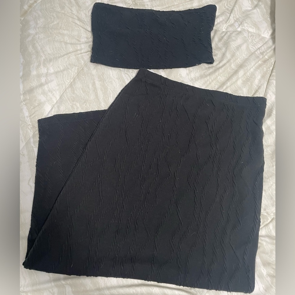 Shein sexy long maxi skirt and crop top set. Size small never worn.